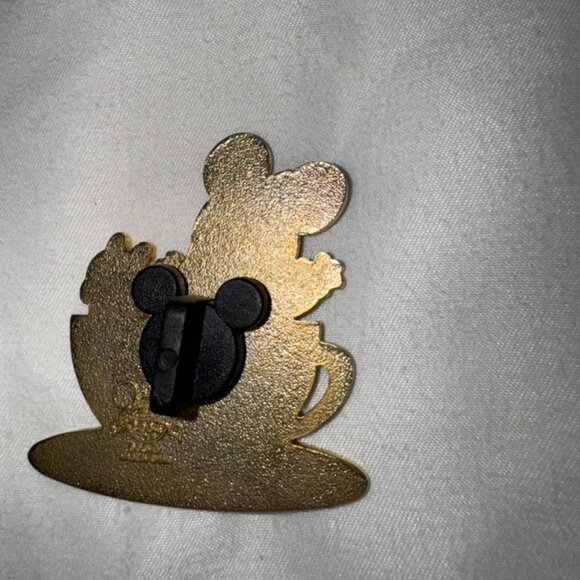 EUC, Disney Go Minnie and Cat in Teacup Pin, Minnie Mouse + Figaro, Pink Black - Picture 9 of 12